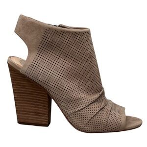 Vince Camuto Kentvi‎ Peep Toe Booties Sandals Women’s 8M Tan Cut Out Heels Zip